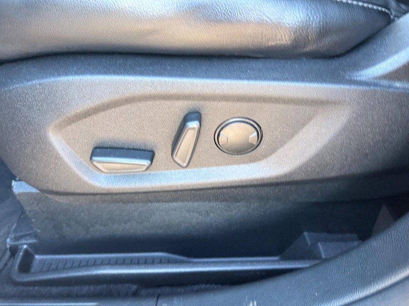 Ford Edge Vehicle Full-screen Gallery Image 17