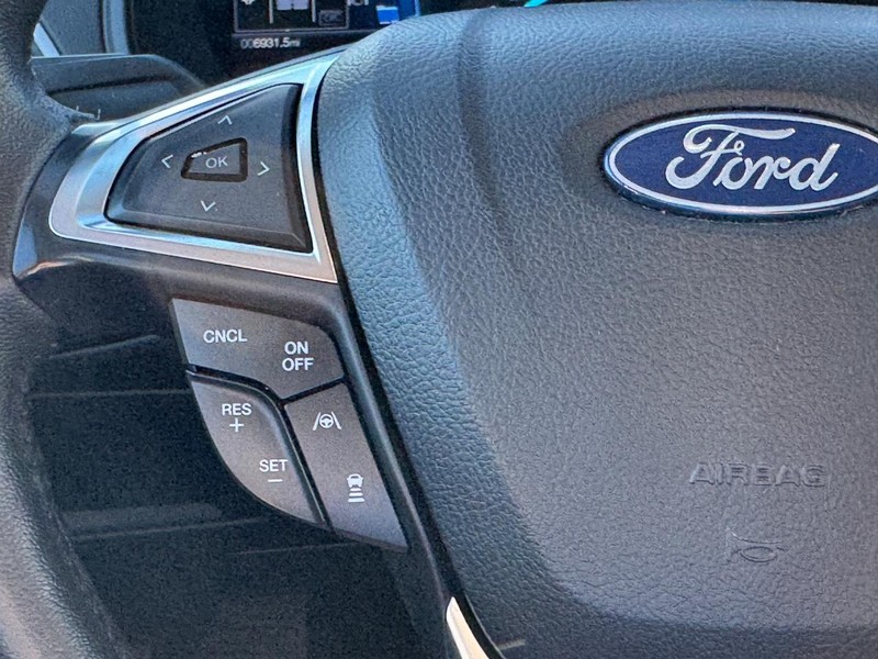 Ford Edge Vehicle Full-screen Gallery Image 20
