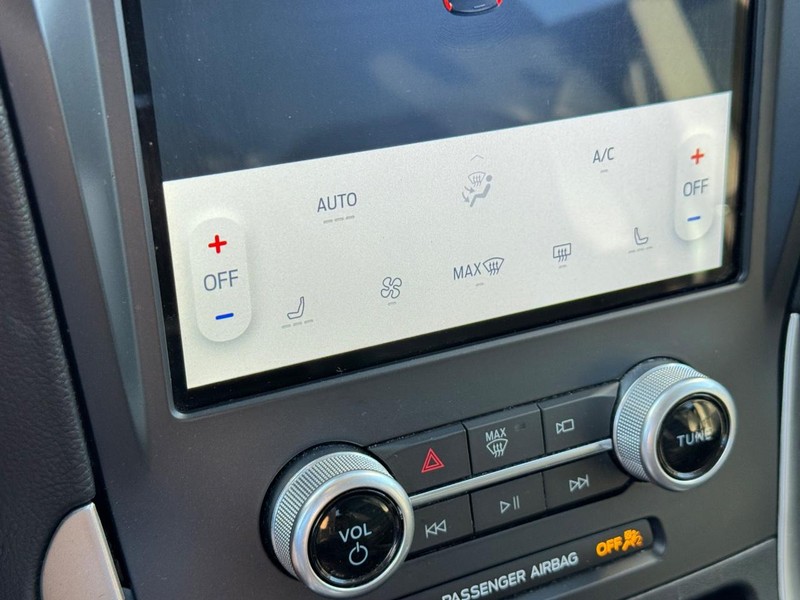 Ford Edge Vehicle Full-screen Gallery Image 22