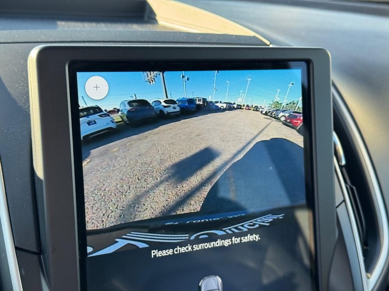 Ford Edge Vehicle Full-screen Gallery Image 23