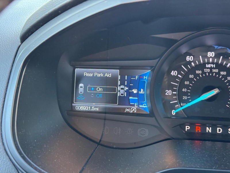 Ford Edge Vehicle Full-screen Gallery Image 24