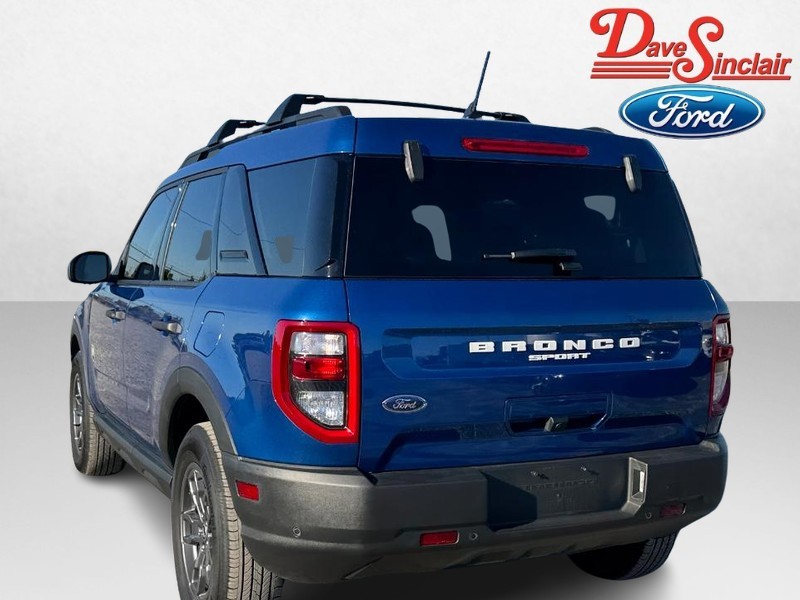 Ford Bronco Sport Vehicle Full-screen Gallery Image 09