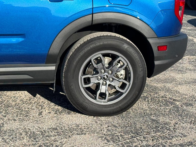 Ford Bronco Sport Vehicle Full-screen Gallery Image 11