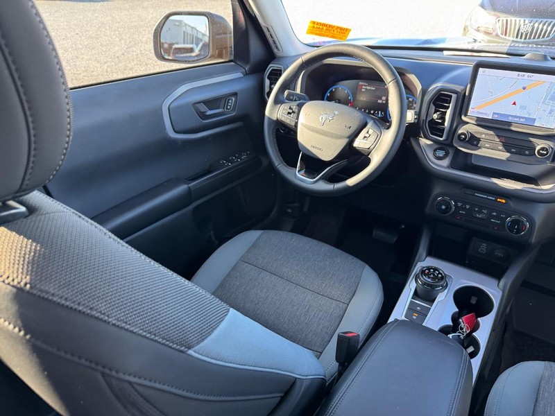 Ford Bronco Sport Vehicle Full-screen Gallery Image 13