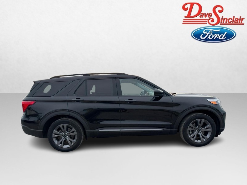 Ford Explorer Vehicle Full-screen Gallery Image 05