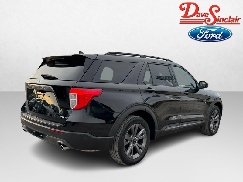 Ford Explorer Vehicle Full-screen Gallery Image 07