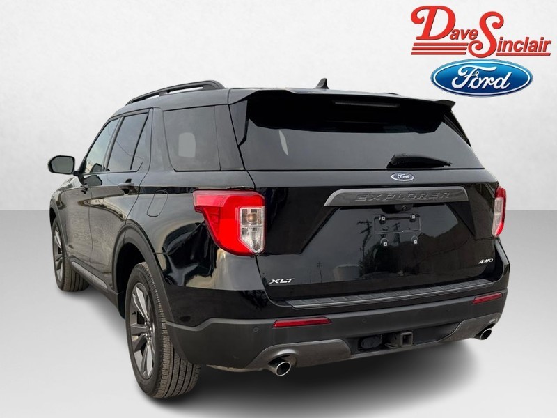 Ford Explorer Vehicle Full-screen Gallery Image 09