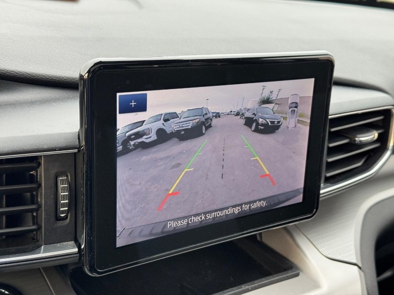 Ford Explorer Vehicle Full-screen Gallery Image 25