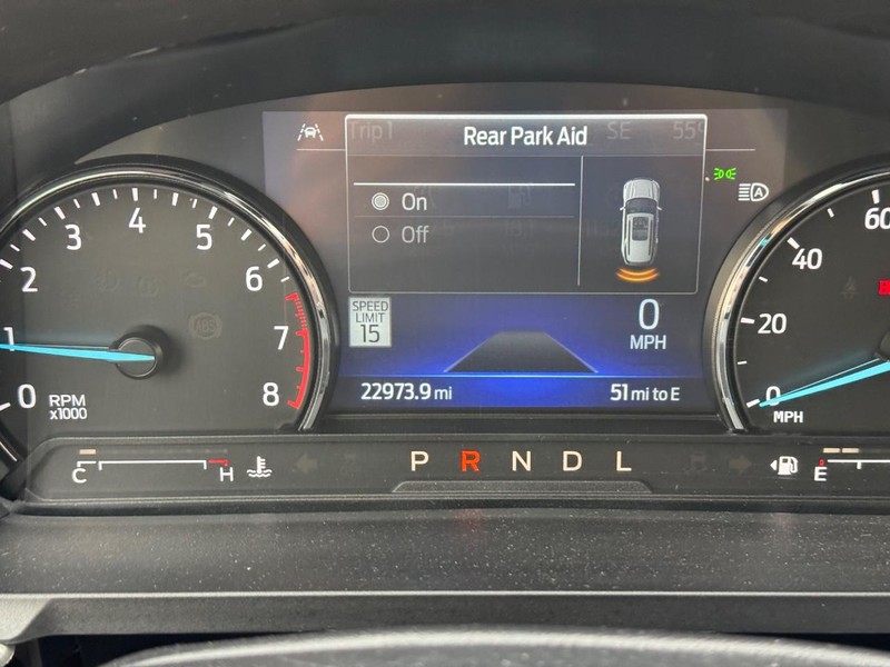 Ford Explorer Vehicle Full-screen Gallery Image 26