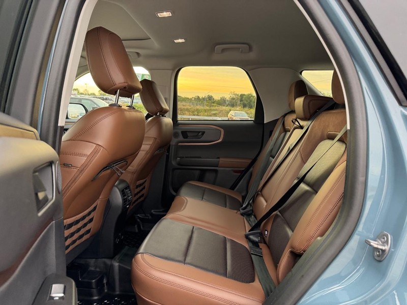 Ford Bronco Sport Vehicle Full-screen Gallery Image 12