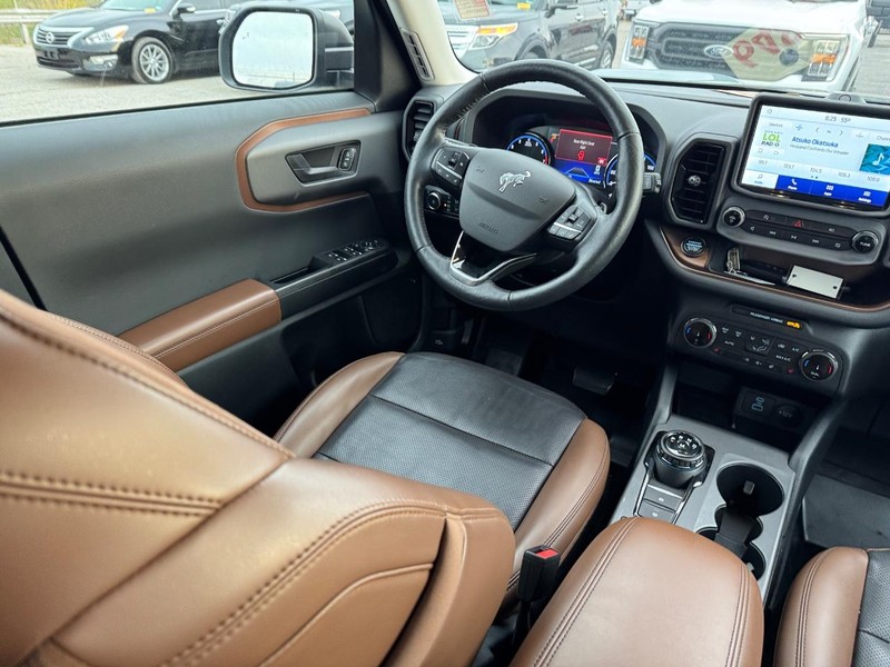 Ford Bronco Sport Vehicle Full-screen Gallery Image 14