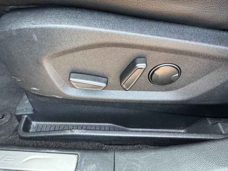 Ford Edge Vehicle Full-screen Gallery Image 17