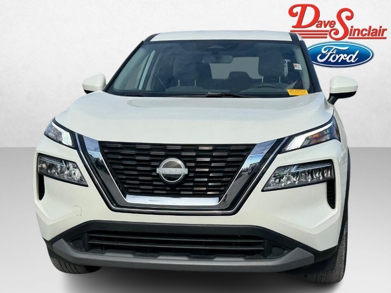Nissan Rogue Vehicle Full-screen Gallery Image 02