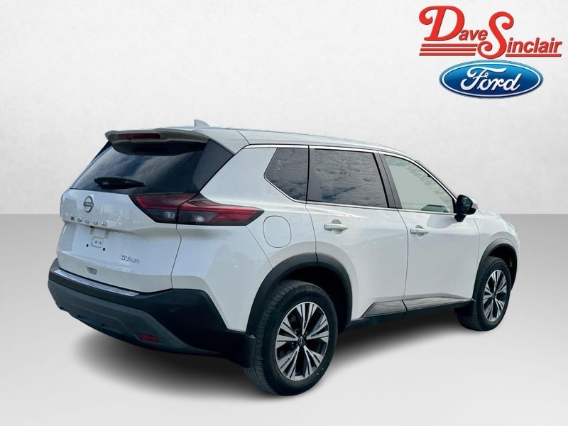 Nissan Rogue Vehicle Full-screen Gallery Image 07
