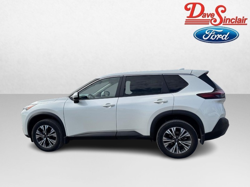 Nissan Rogue Vehicle Full-screen Gallery Image 10
