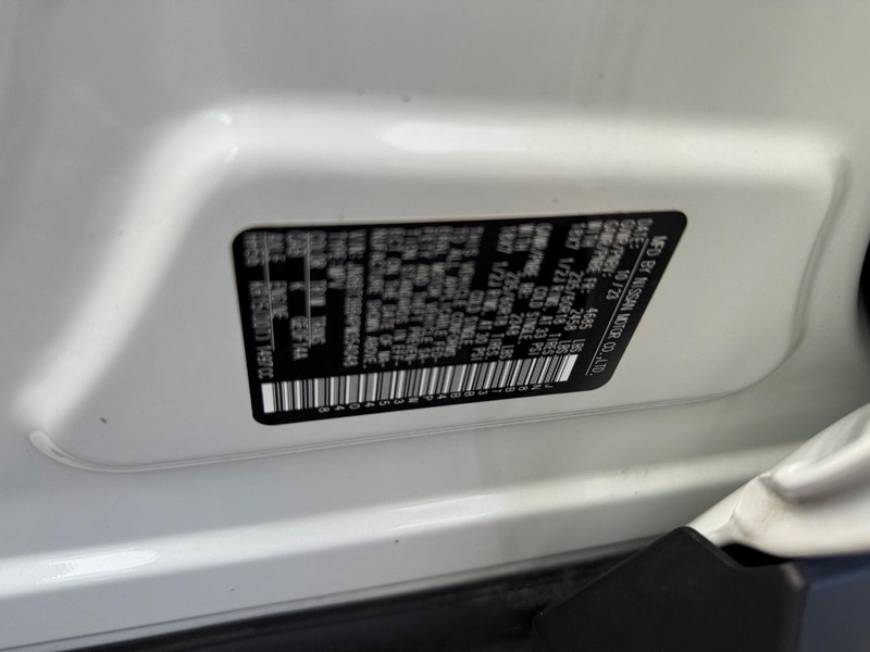 Nissan Rogue Vehicle Full-screen Gallery Image 23