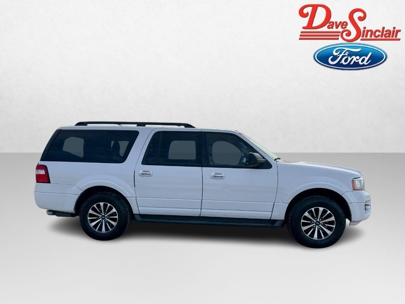 Ford Expedition EL Vehicle Full-screen Gallery Image 05