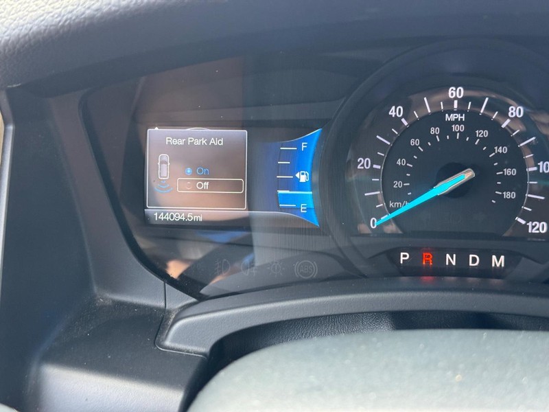 Ford Expedition EL Vehicle Full-screen Gallery Image 26