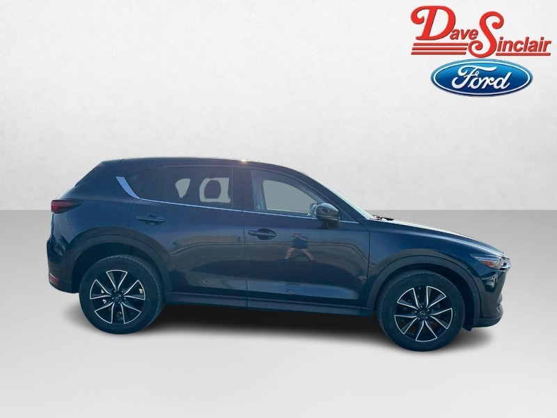 Mazda CX-5 Vehicle Full-screen Gallery Image 05
