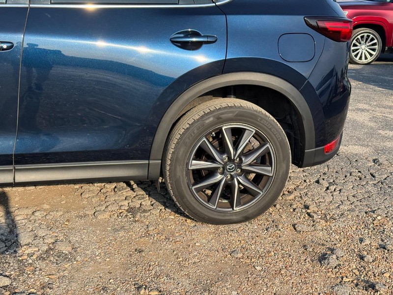 Mazda CX-5 Vehicle Full-screen Gallery Image 11