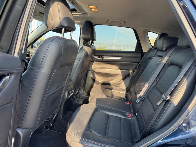 Mazda CX-5 Vehicle Full-screen Gallery Image 12