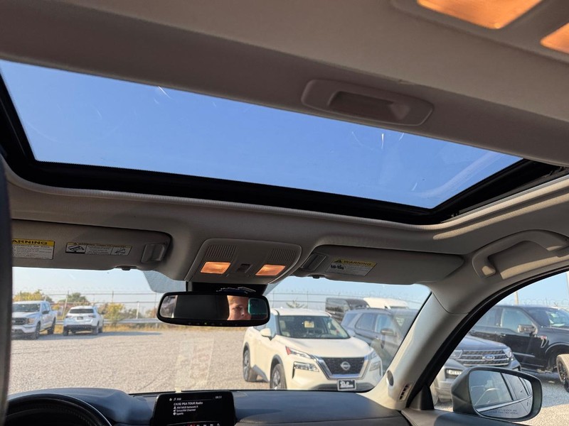 Mazda CX-5 Vehicle Full-screen Gallery Image 13