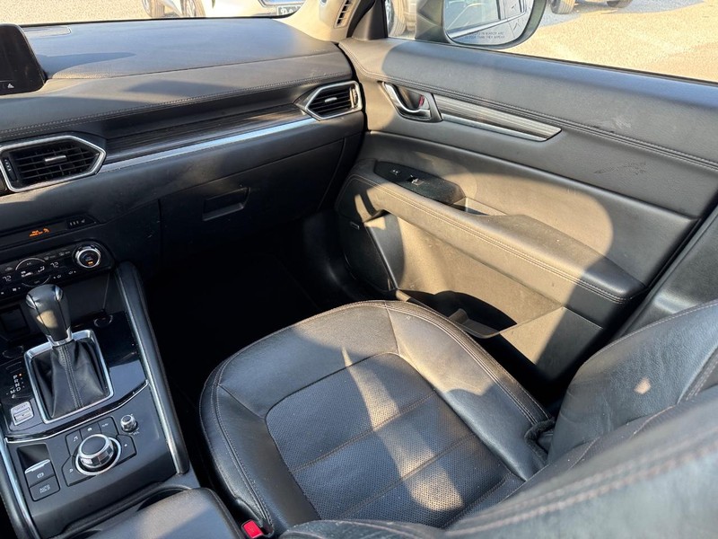 Mazda CX-5 Vehicle Full-screen Gallery Image 16