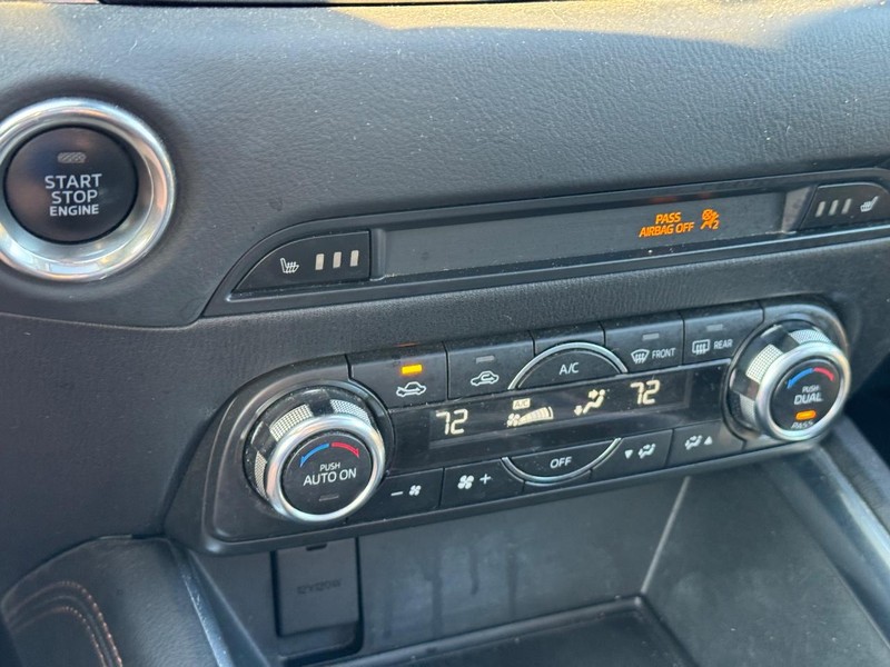 Mazda CX-5 Vehicle Full-screen Gallery Image 23