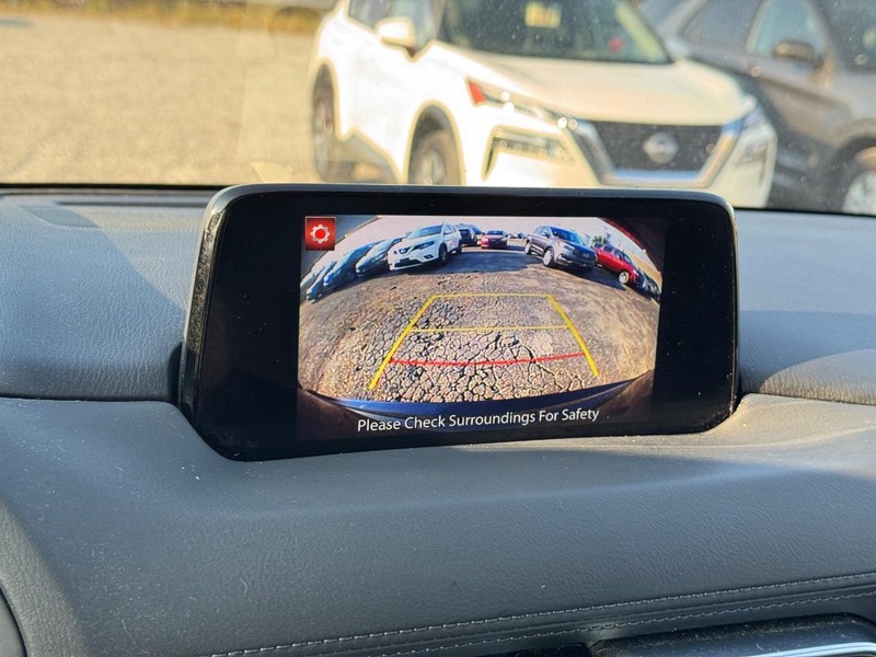 Mazda CX-5 Vehicle Full-screen Gallery Image 24