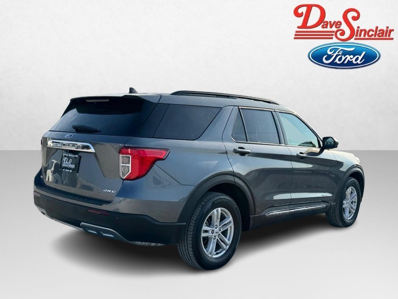Ford Explorer Vehicle Full-screen Gallery Image 07