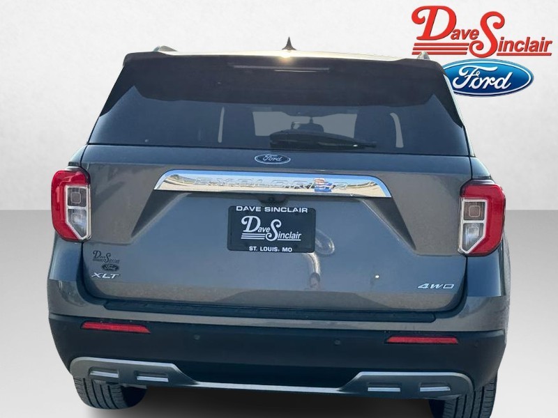 Ford Explorer Vehicle Full-screen Gallery Image 08