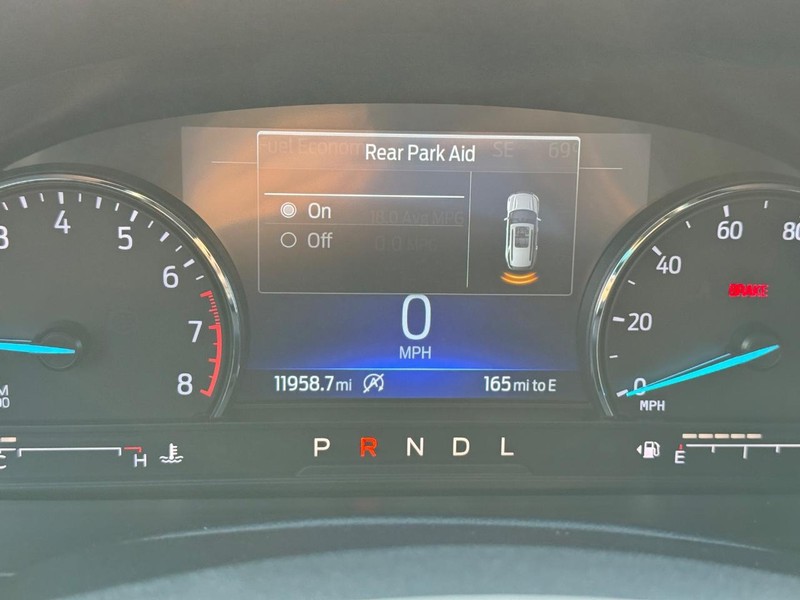 Ford Explorer Vehicle Full-screen Gallery Image 24