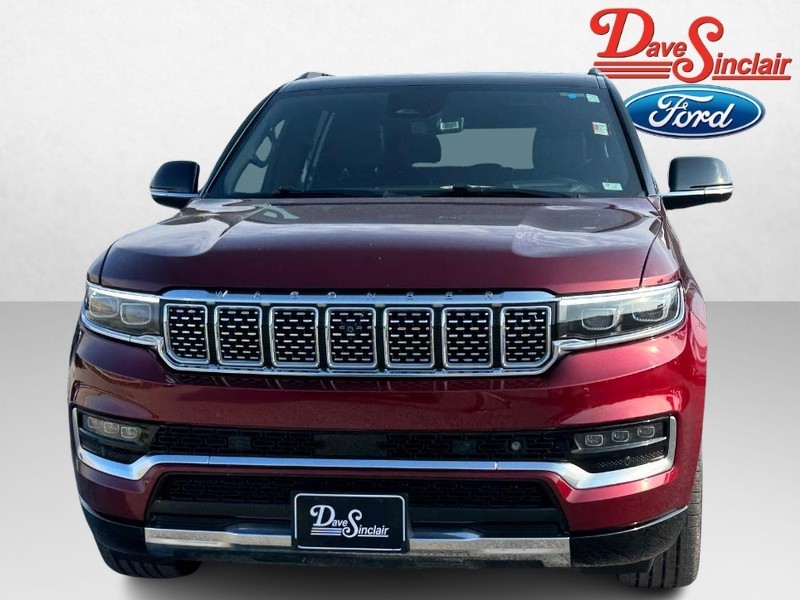 Jeep Grand Wagoneer Vehicle Full-screen Gallery Image 02