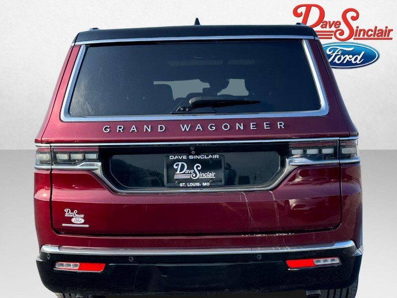 Jeep Grand Wagoneer Vehicle Full-screen Gallery Image 08
