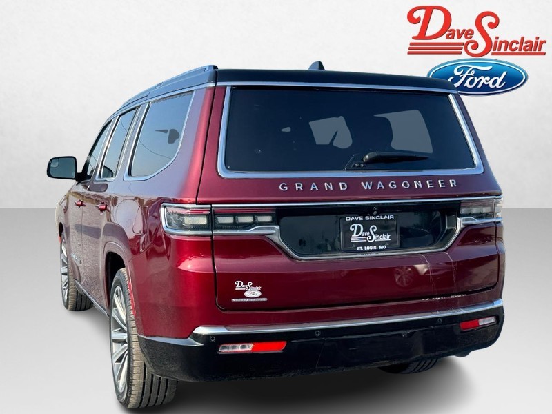 Jeep Grand Wagoneer Vehicle Full-screen Gallery Image 09