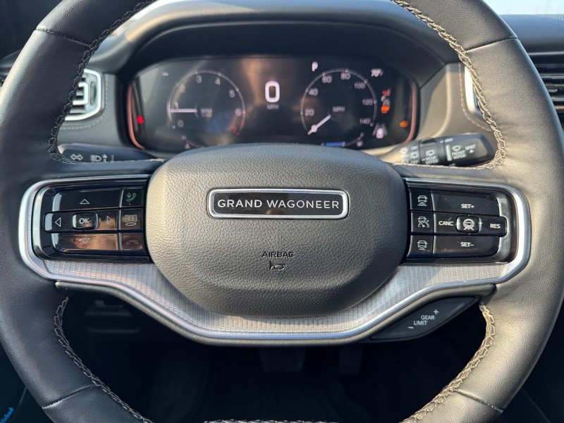 Jeep Grand Wagoneer Vehicle Full-screen Gallery Image 22