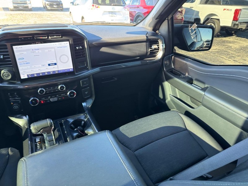 Ford F-150 Vehicle Full-screen Gallery Image 15