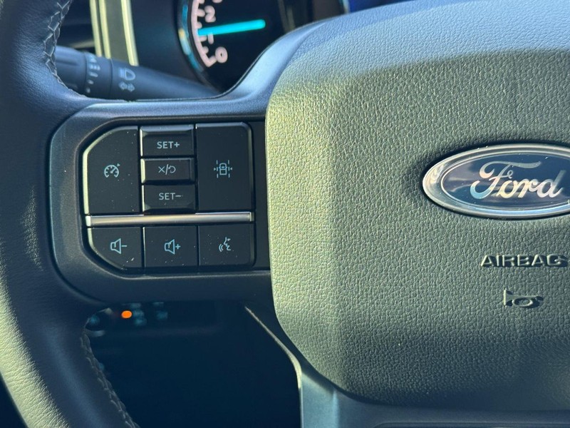 Ford F-150 Vehicle Full-screen Gallery Image 19