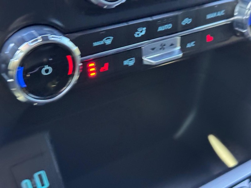 Ford F-150 Vehicle Full-screen Gallery Image 21