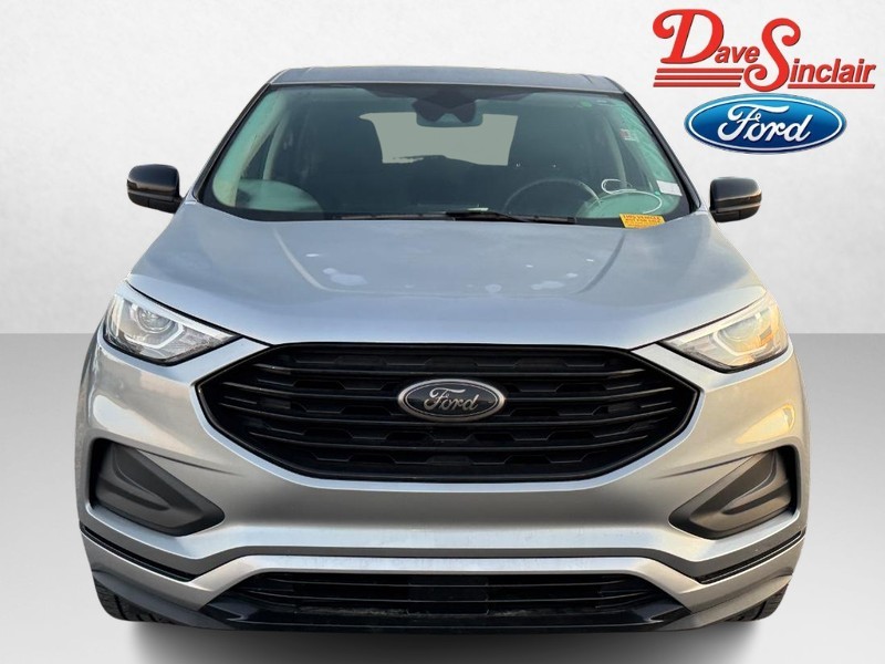 Ford Edge Vehicle Full-screen Gallery Image 02