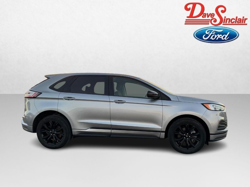 Ford Edge Vehicle Full-screen Gallery Image 05