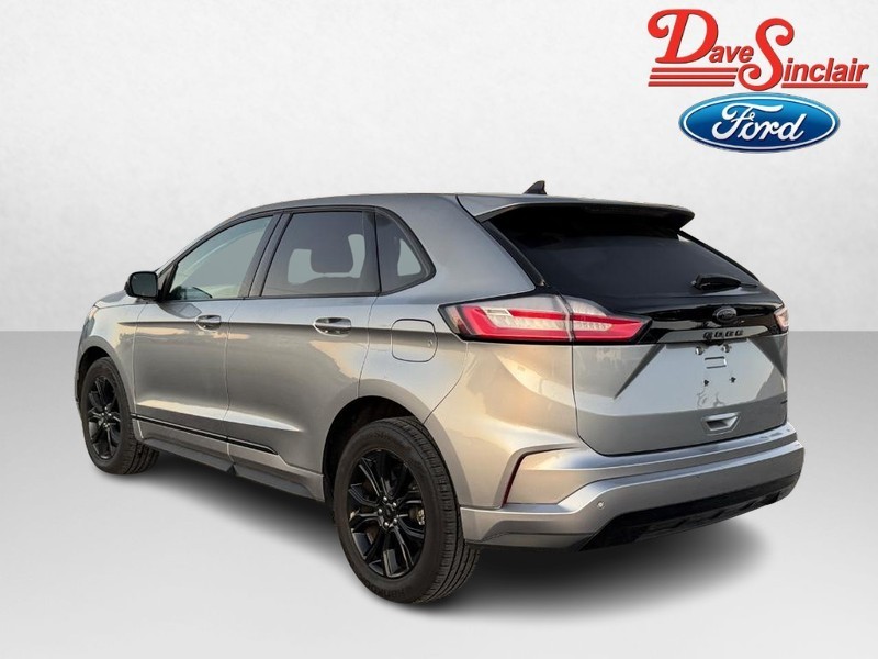 Ford Edge Vehicle Full-screen Gallery Image 09