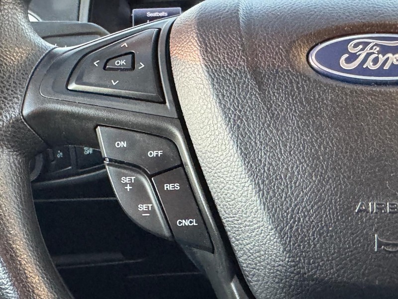 Ford Edge Vehicle Full-screen Gallery Image 20