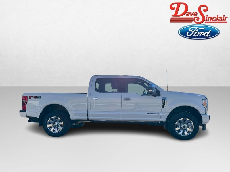 Ford Super Duty F-250 SRW Vehicle Full-screen Gallery Image 05