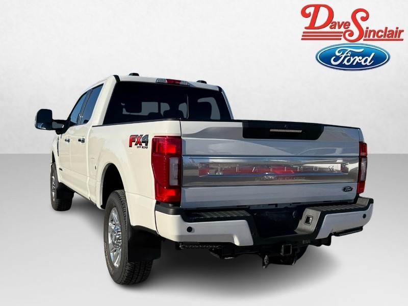 Ford Super Duty F-250 SRW Vehicle Full-screen Gallery Image 09