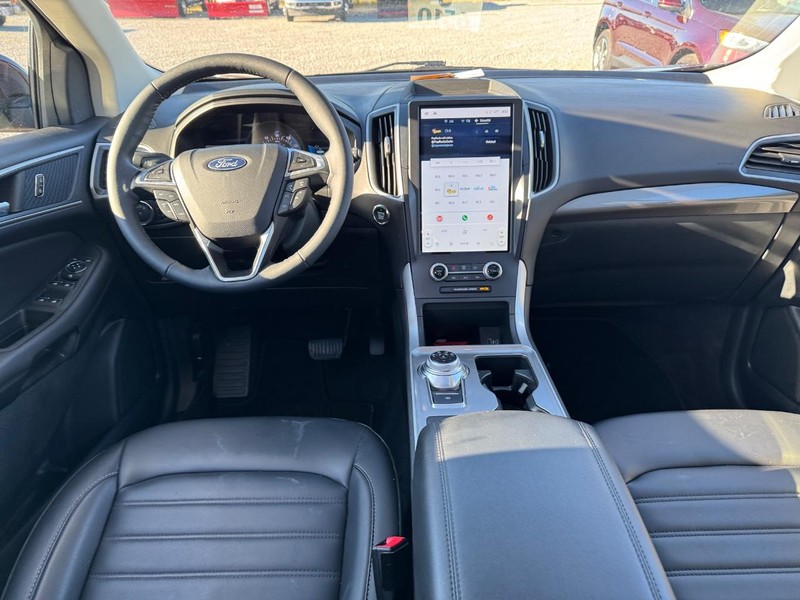 Ford Edge Vehicle Full-screen Gallery Image 15