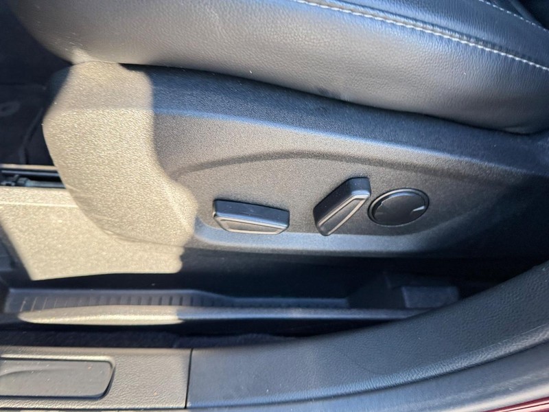 Ford Edge Vehicle Full-screen Gallery Image 17