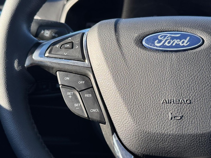 Ford Edge Vehicle Full-screen Gallery Image 20