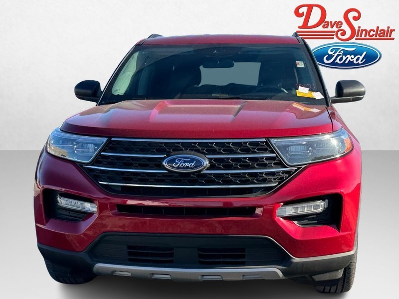 Ford Explorer Vehicle Full-screen Gallery Image 02