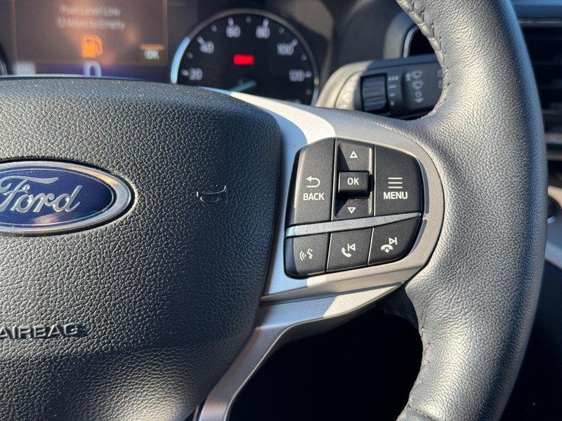 Ford Explorer Vehicle Full-screen Gallery Image 20